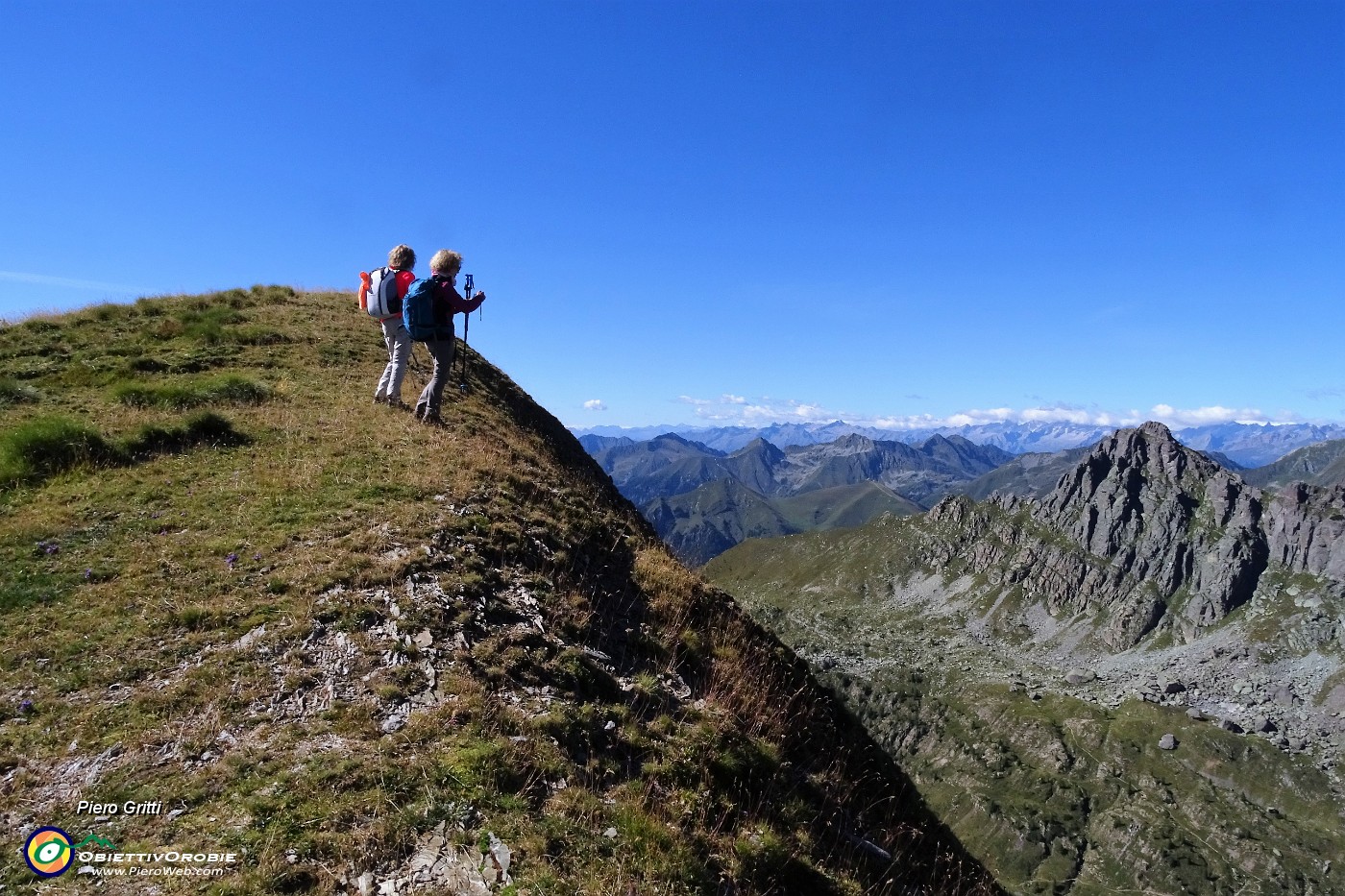 92 ...con vista verso il Pizzo del Becco.JPG